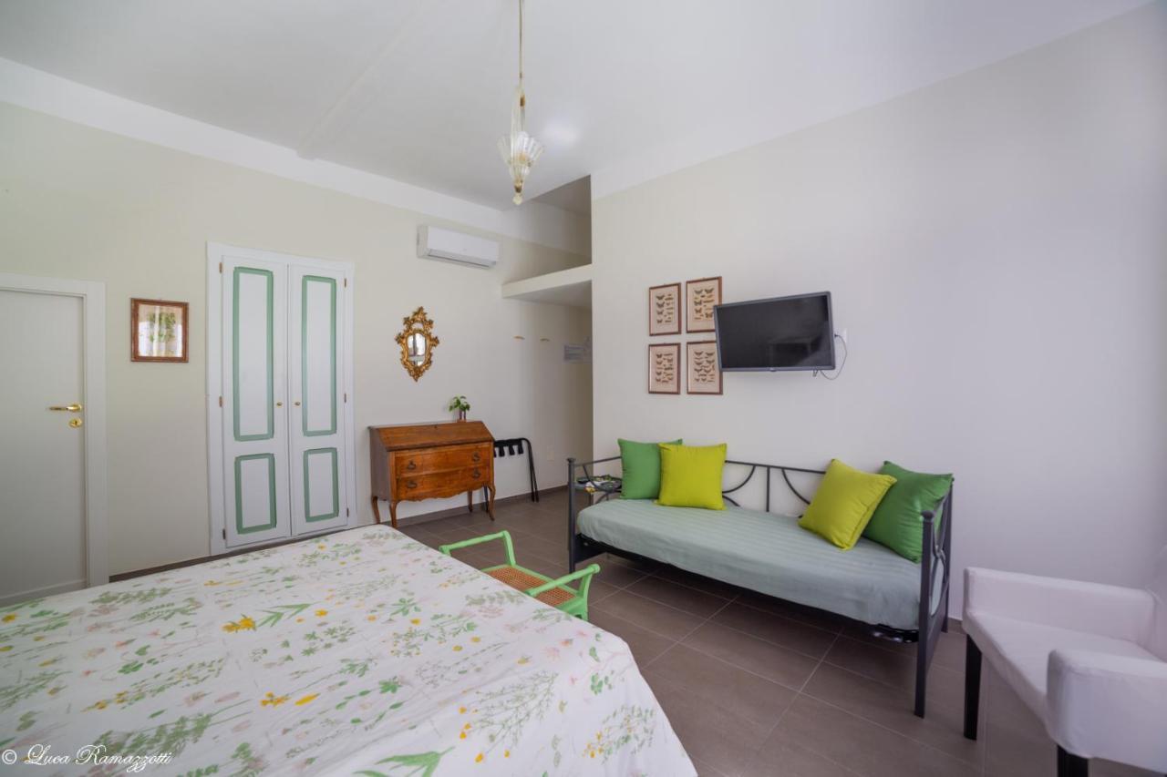 Janna 'E Mare Hotel Cagliari Bagian luar foto